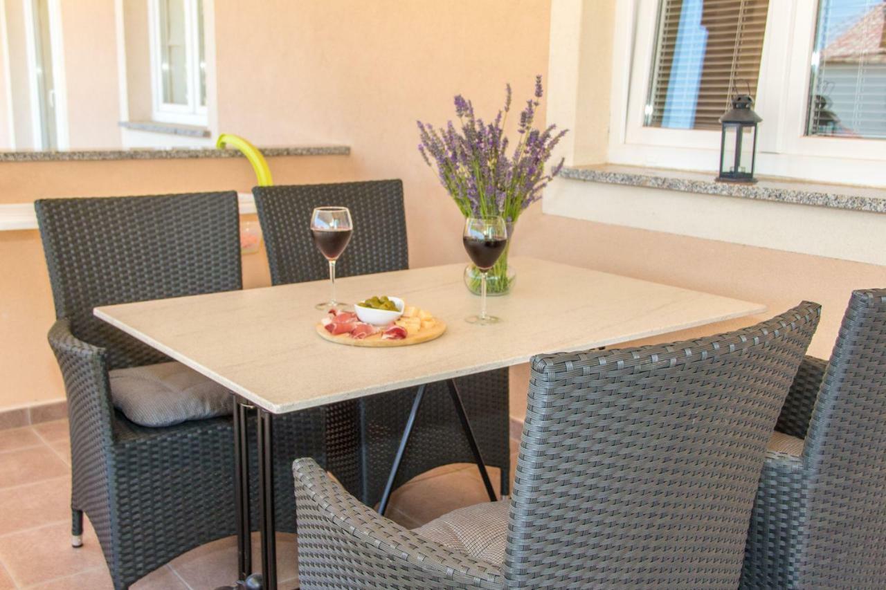 Apartmani Zoric Punat Kültér fotó